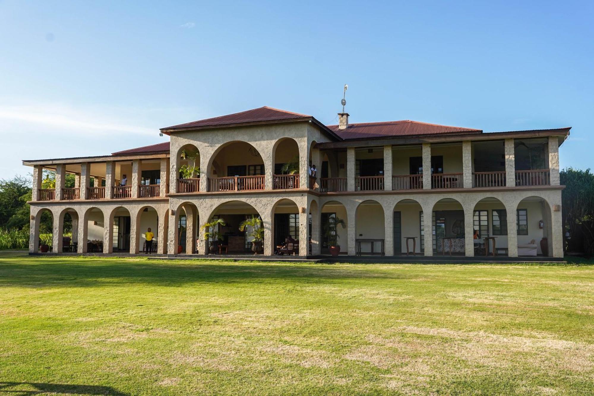 Kili Seasons Hotel Arusha Extérieur photo